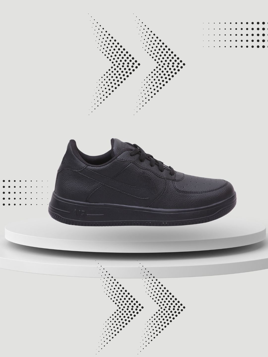 

Woyak Men Striped Sneakers, Black