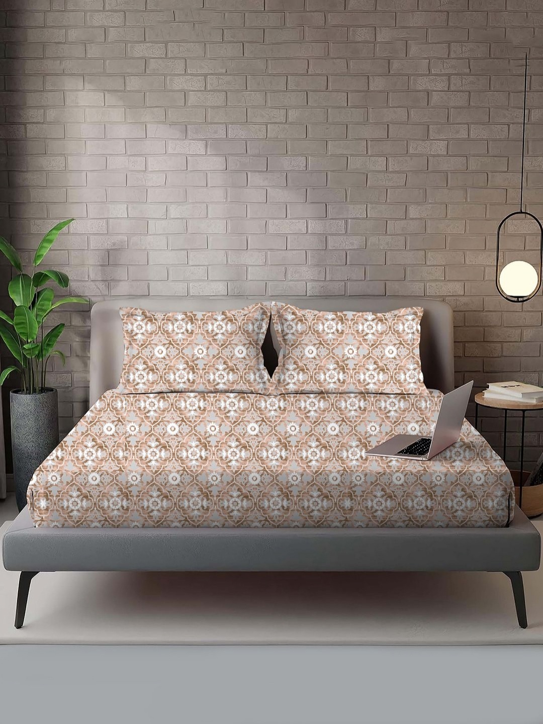 

VINTANA Brown & White Floral 210 TC Queen Bedsheet with 2 Pillow Covers