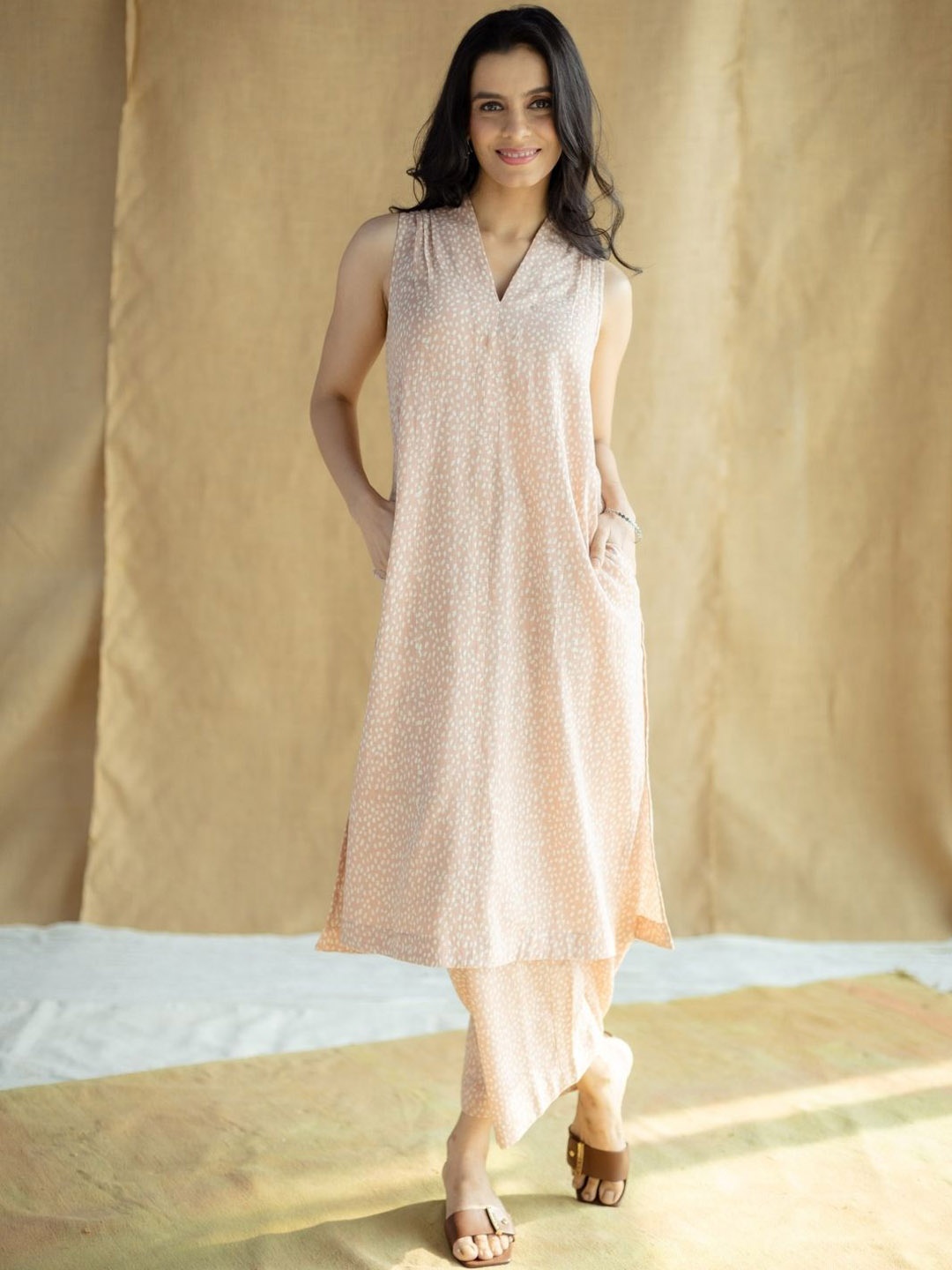 

THE INDIAN ETHNIC CO Peach A-Line Slub Cotton Kurta