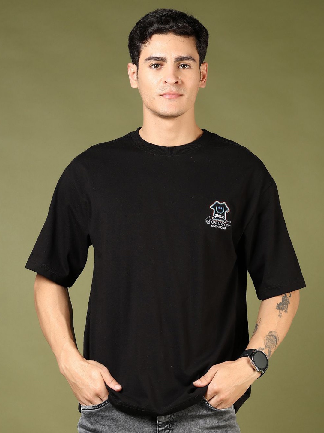 

V-Mart Men Typography Printed T-shirt, Black