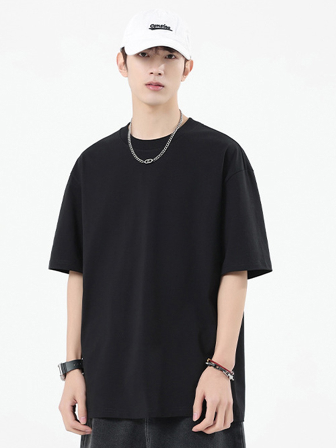

StyleCast x Revolte Men Solid Round Neck Cotton Relaxed Fit T-shirt, Black