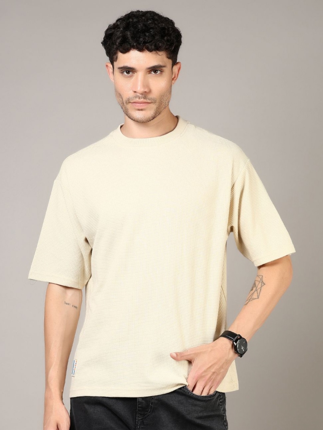 

V-Mart Men T-shirt, Beige