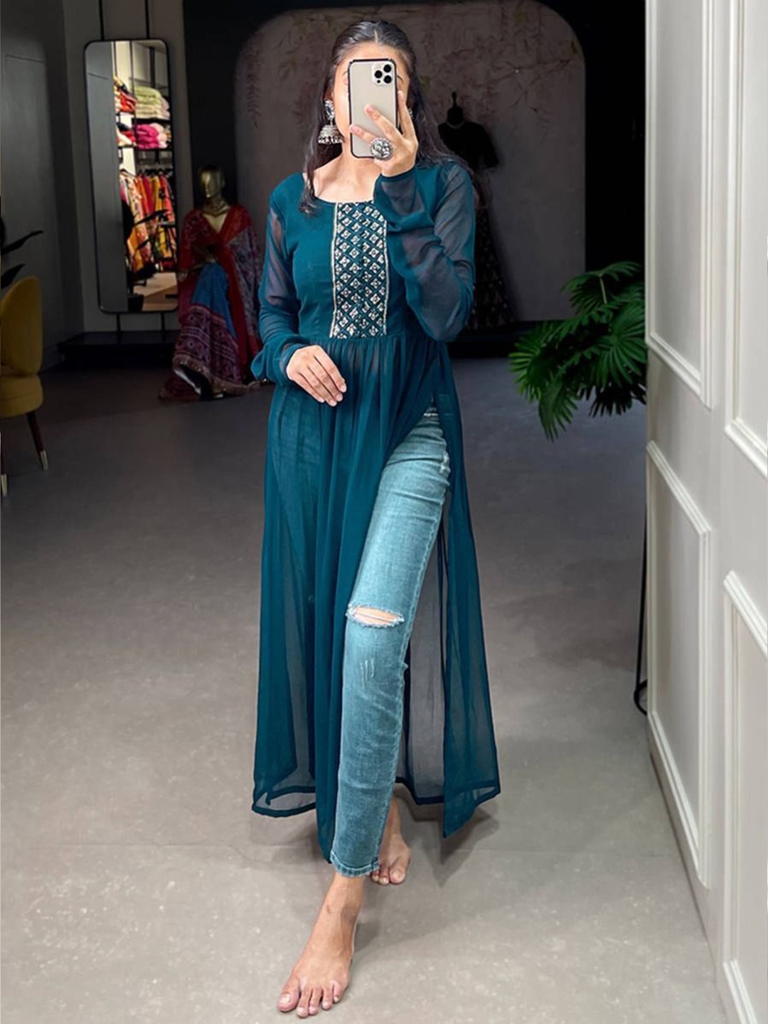 

KRULRIN Embellished Sequinned Georgette Kurta, Blue