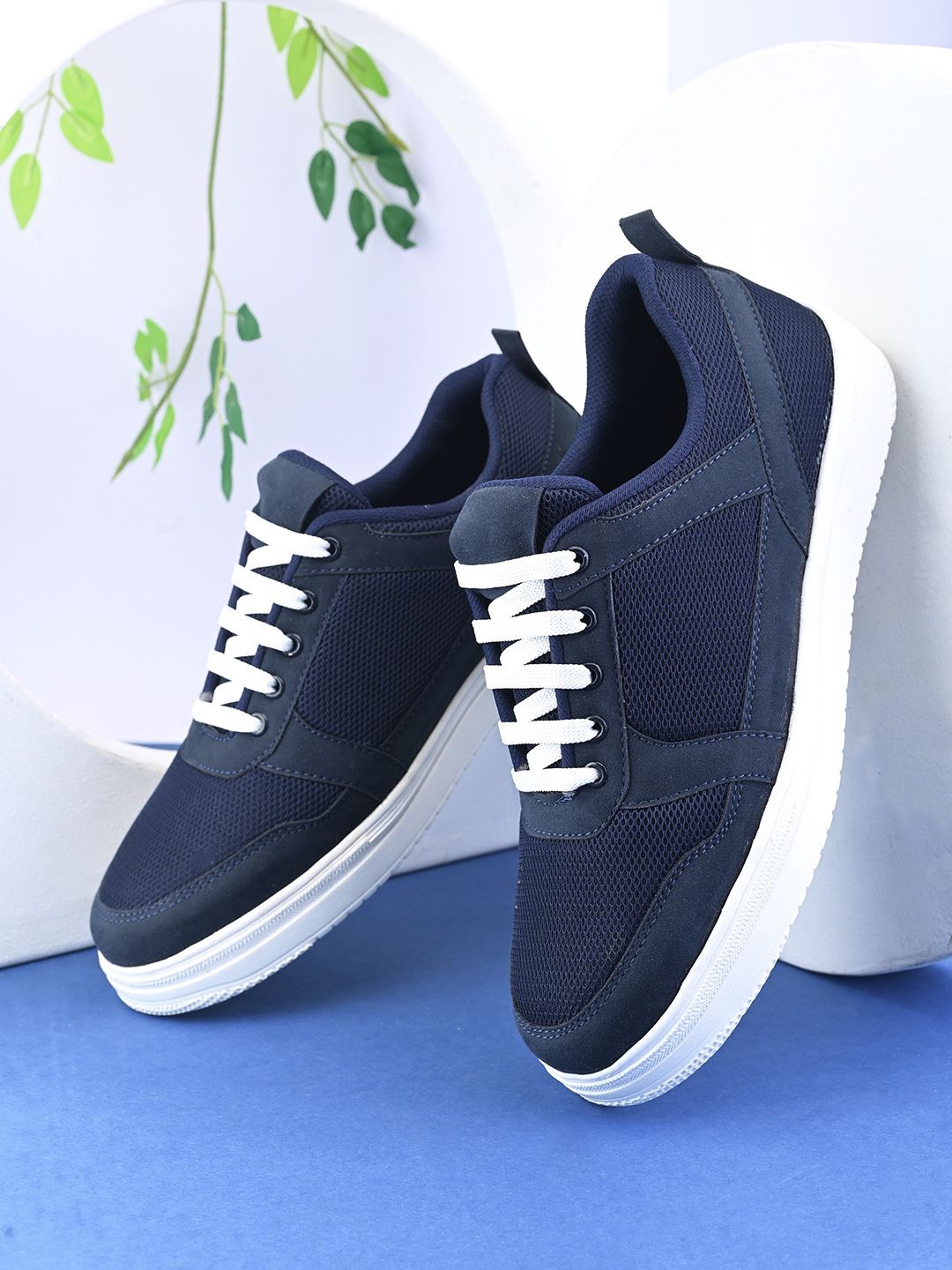 

The Roadster Lifestyle Co. Men Casual Sneakers, Blue