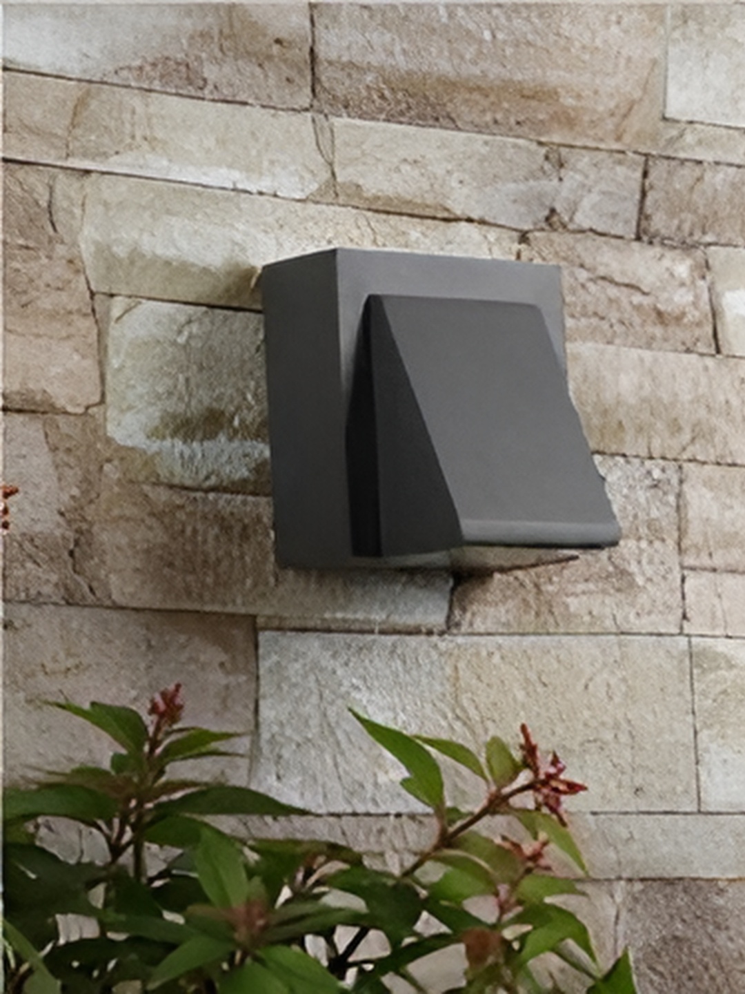 

GAUVIK Black Aluminium Rectangle Shaped Wall Lamp