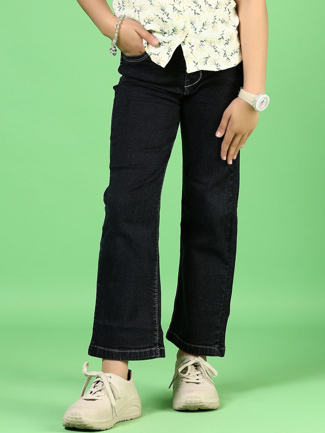 

V-Mart Girls Light Fade Jeans, Black