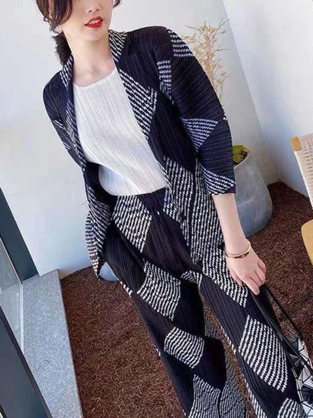 

PANKH Printed Pleated Formal Shirt & Trousers Co-Ord Set, Black