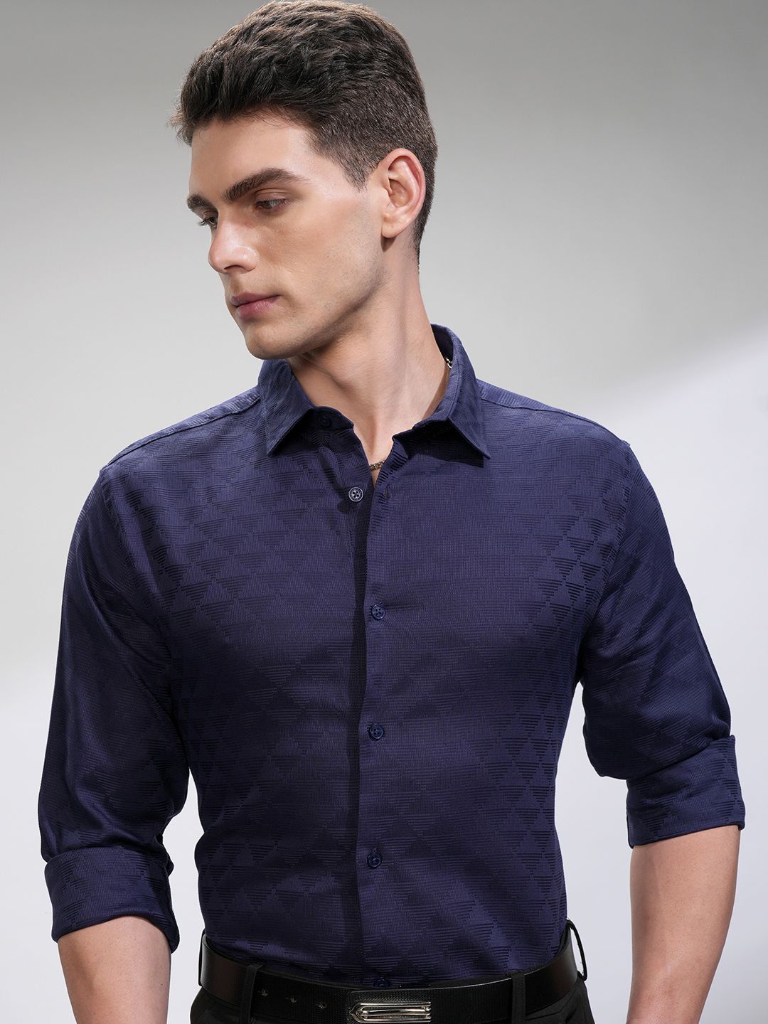 

HIGHLANDER Men Comfort Slim Fit Opaque Casual Shirt, Navy blue