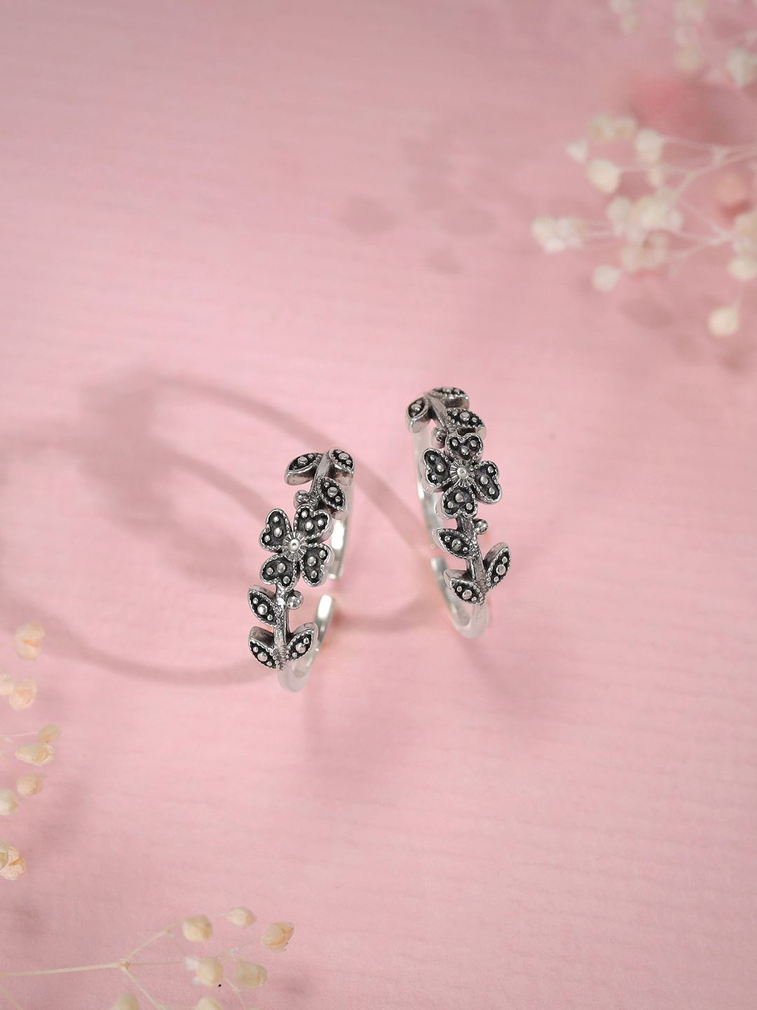 

GIVA Silver-Plated Oxidised Toe Rings