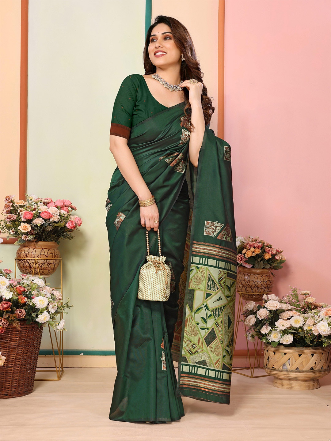 

Moda Rapido Floral Zari Silk Blend Banarasi Saree, Green