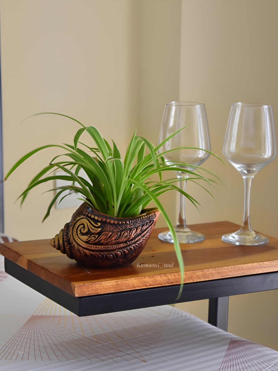 

The handicraftian Brown & Yellow 8 Pieces Sankh Planters