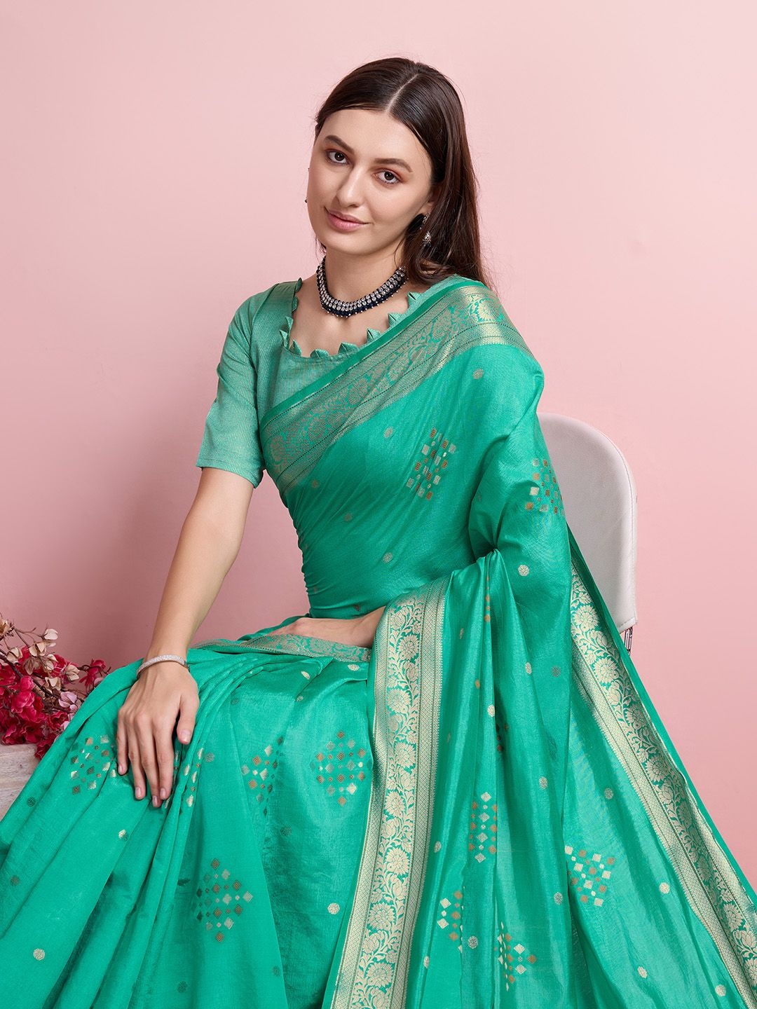 

DIVASTRI Woven Design Zari Pure Silk Banarasi Saree, Green