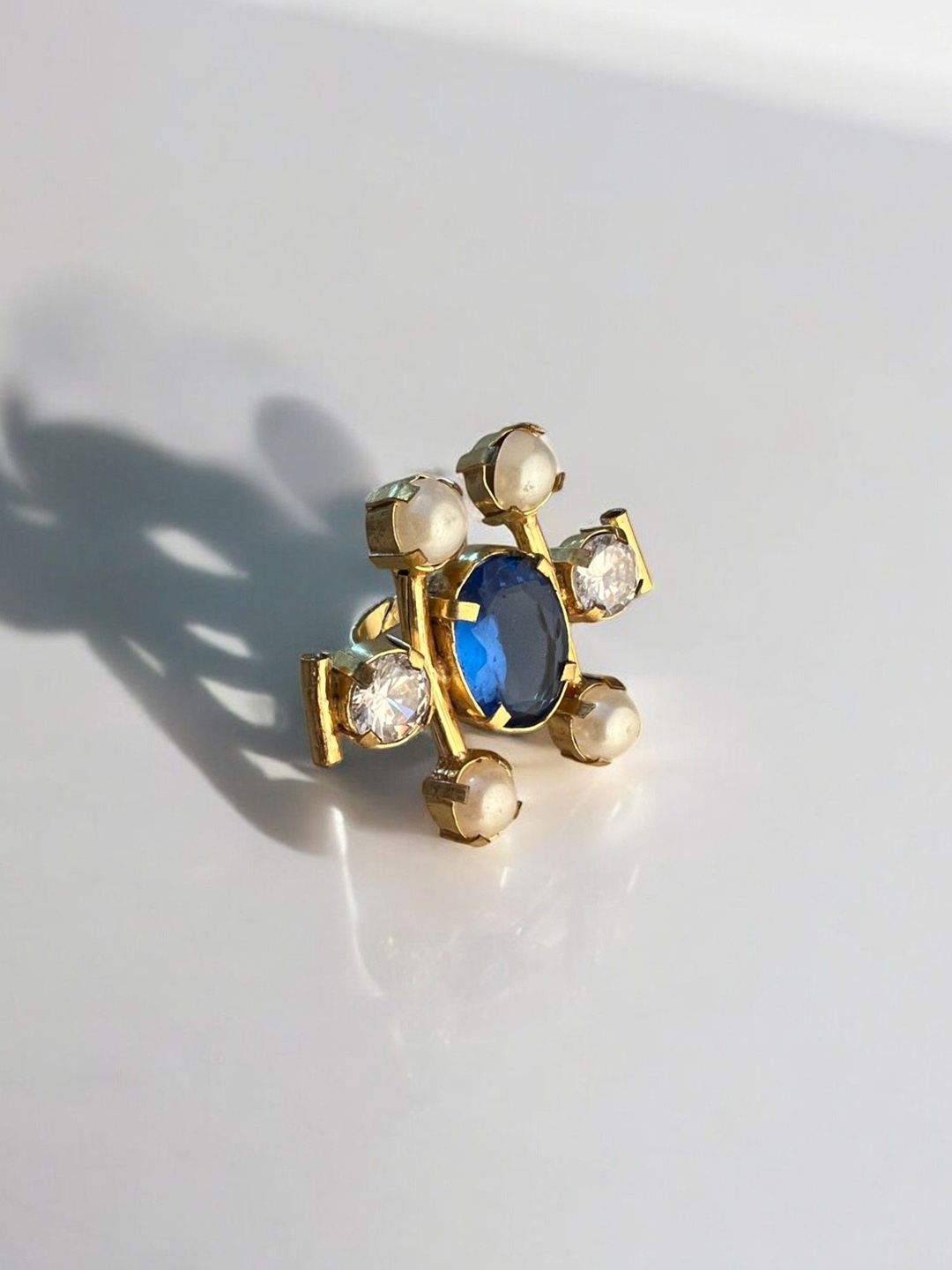 

VOGUE BY RITU Sapphire Orbit Finger Ring, Gold