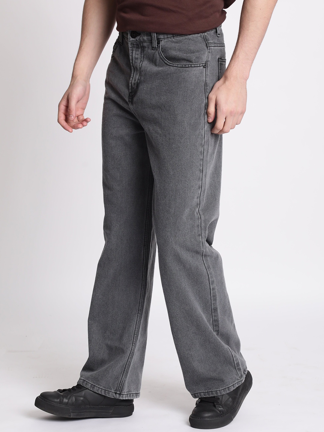 

The Roadster Lifestyle Co Men Pure Cotton Wide Leg Fit Jeans, Grey