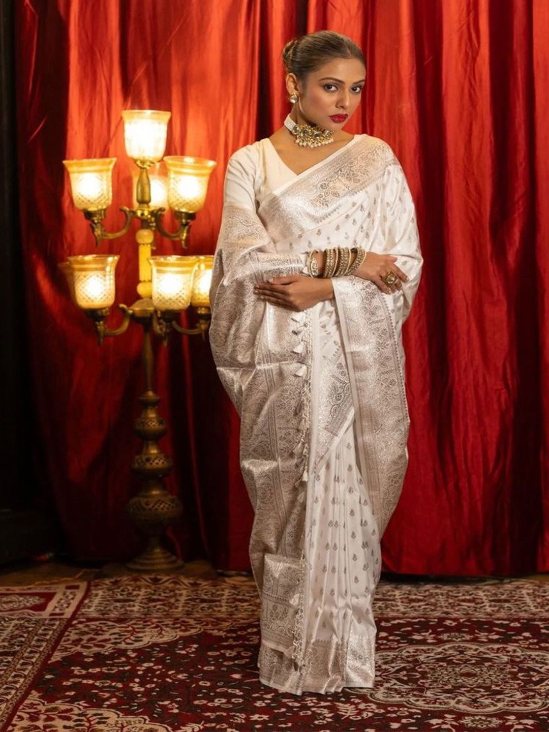 

AQUILIQ Woven Design Zari Banarasi Saree, White