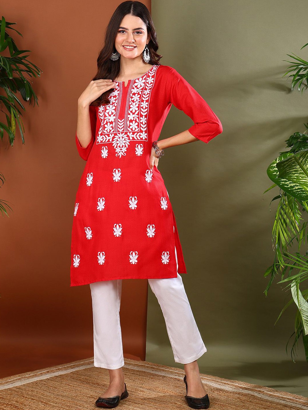 

TOP N THREAD Women Ethnic Motifs Embroidered Chikankari Floral Kurta, Red