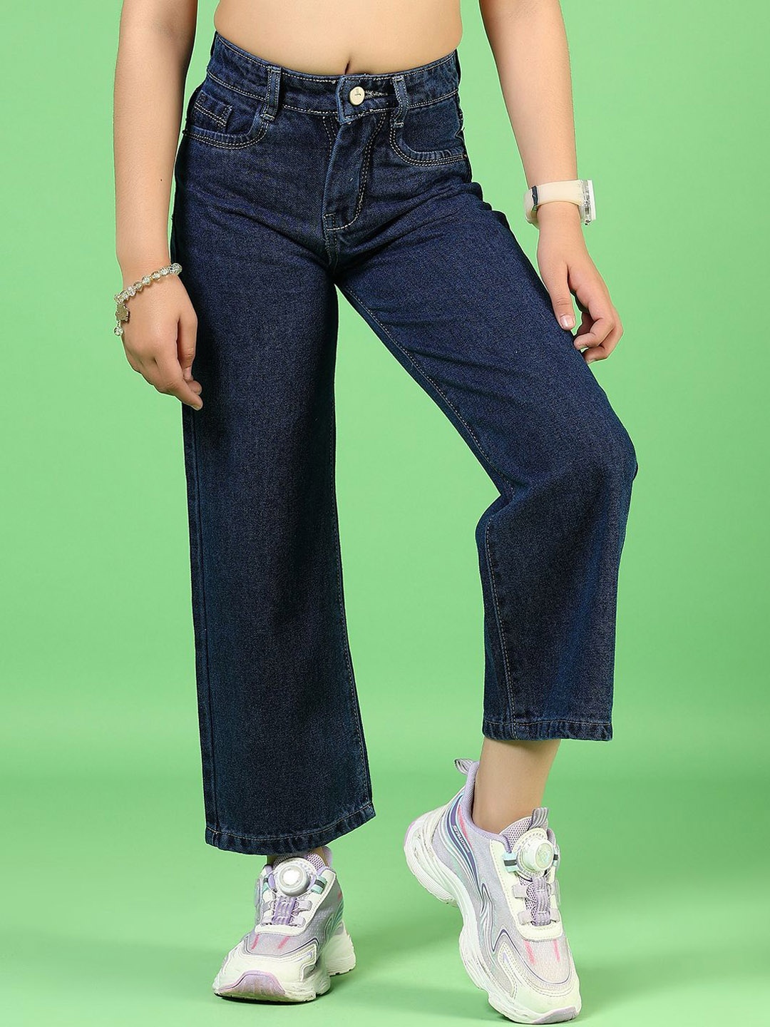 

V-Mart Girls Light Fade Jeans, Blue
