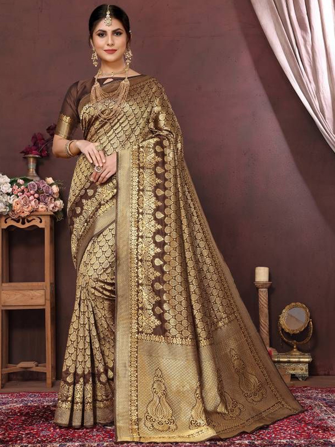 

MUSKAN CREATION Floral Zari Silk Cotton Kanjeevaram Saree, Maroon