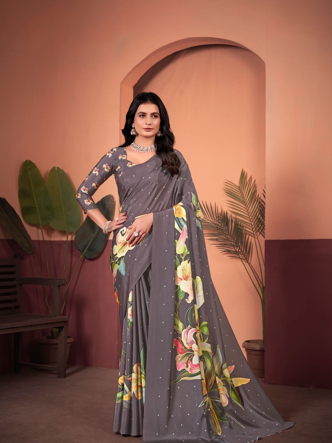 

Suha Floral Poly Crepe Saree, Grey