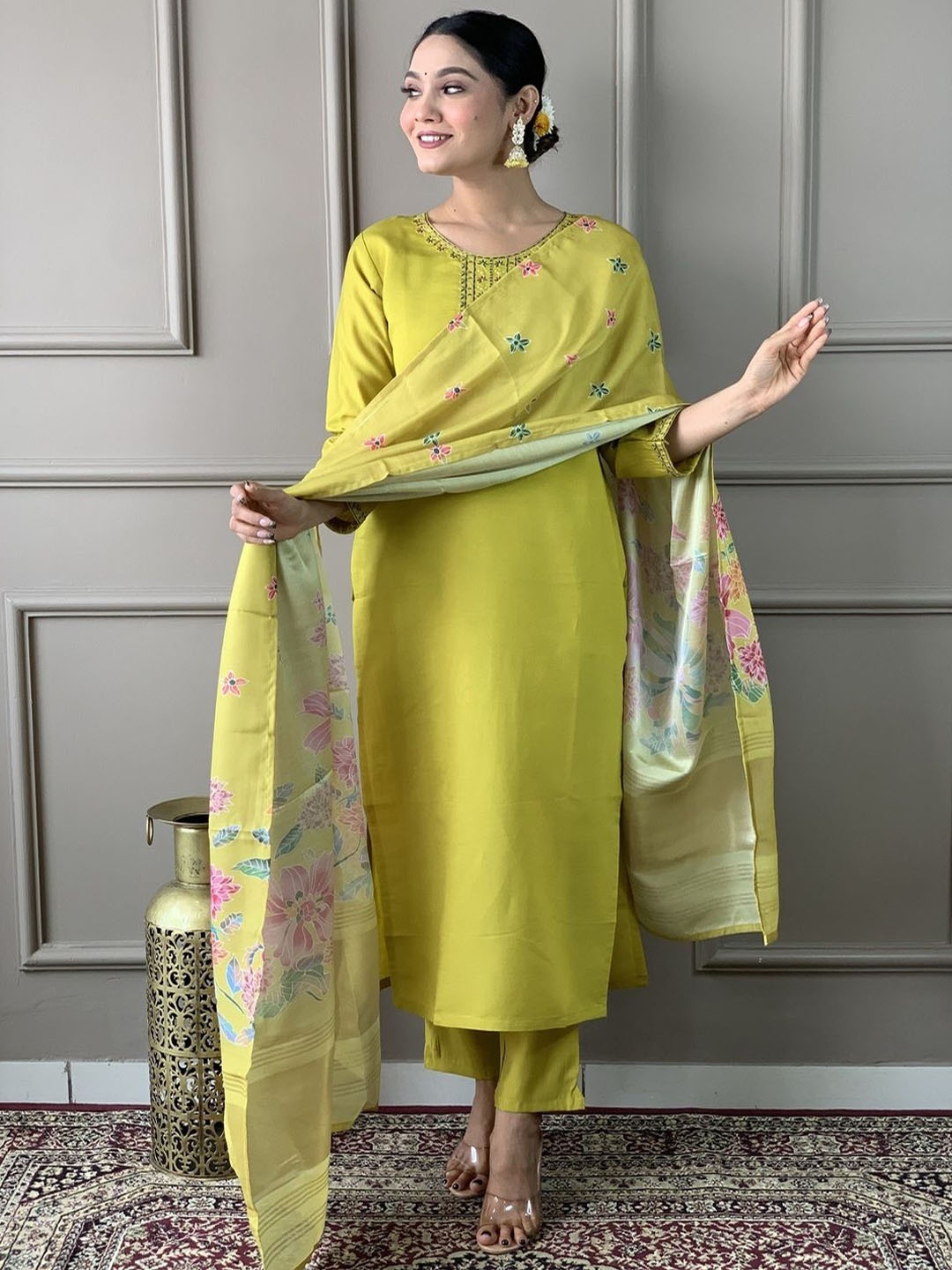 

DIVASTRI Women Ethnic Motifs Embroidered Regular Sequinned Kurta with Trousers & With Dupatta, Lime green