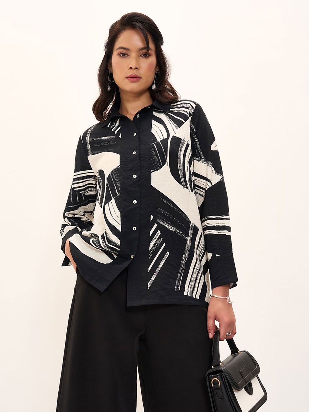 

Marigold Lane Shirt Style Top, Black