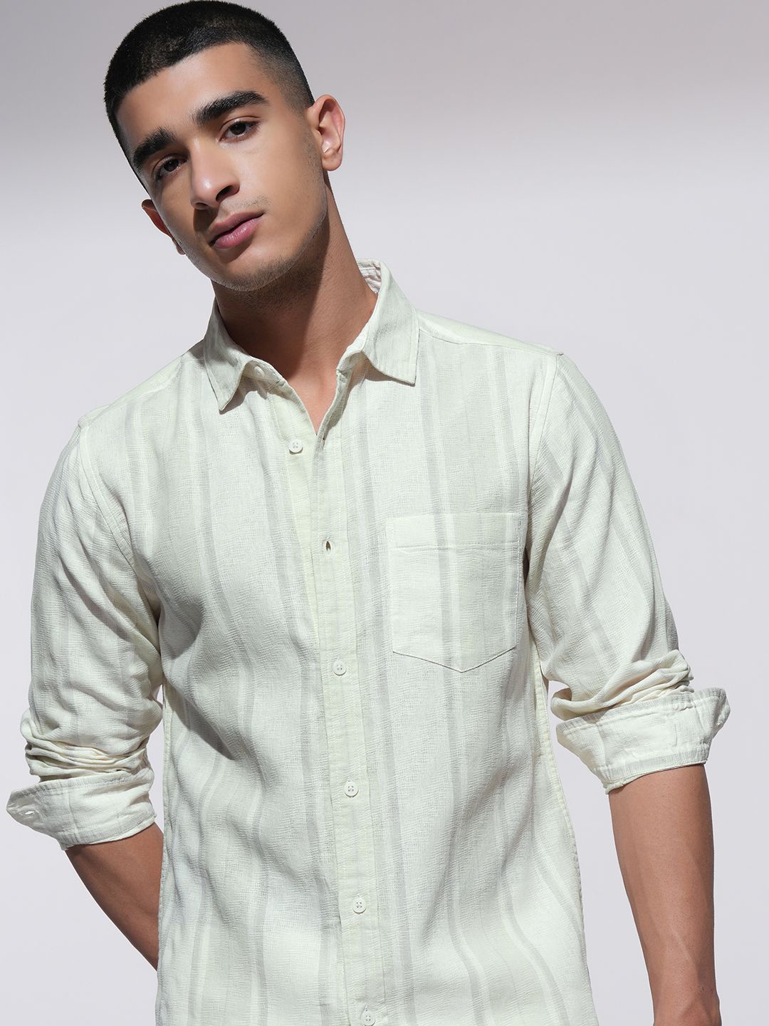 

HIGHLANDER Men Comfort Slim Fit Opaque Striped Casual Shirt, Cream