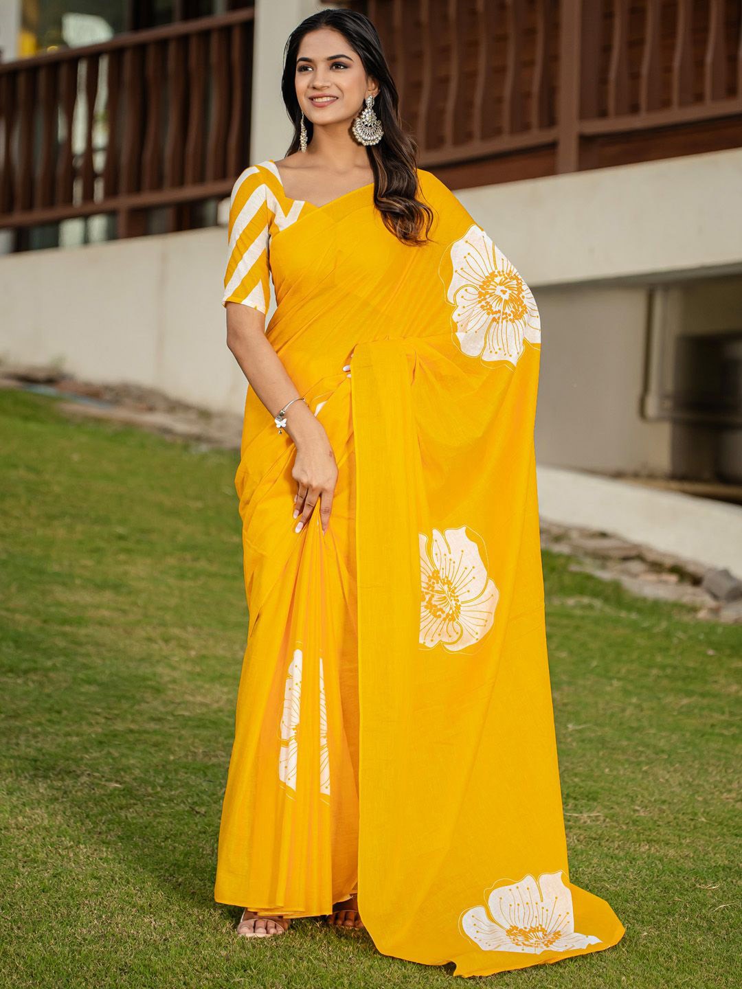 

KALINI Floral Block Print Saree, Yellow