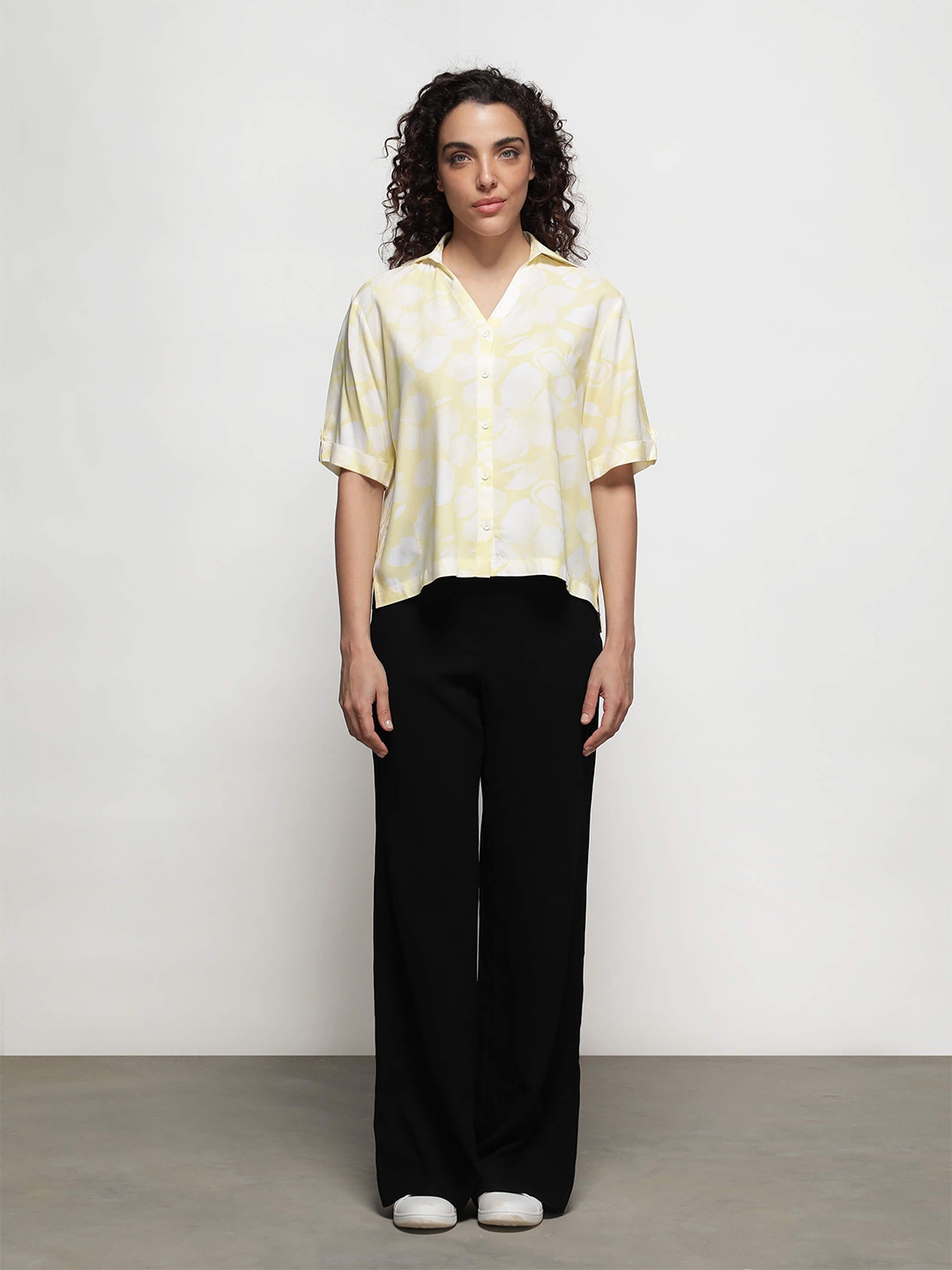 

IDK Floral Print Roll-Up Sleeves Shirt Style Crop Top, Yellow