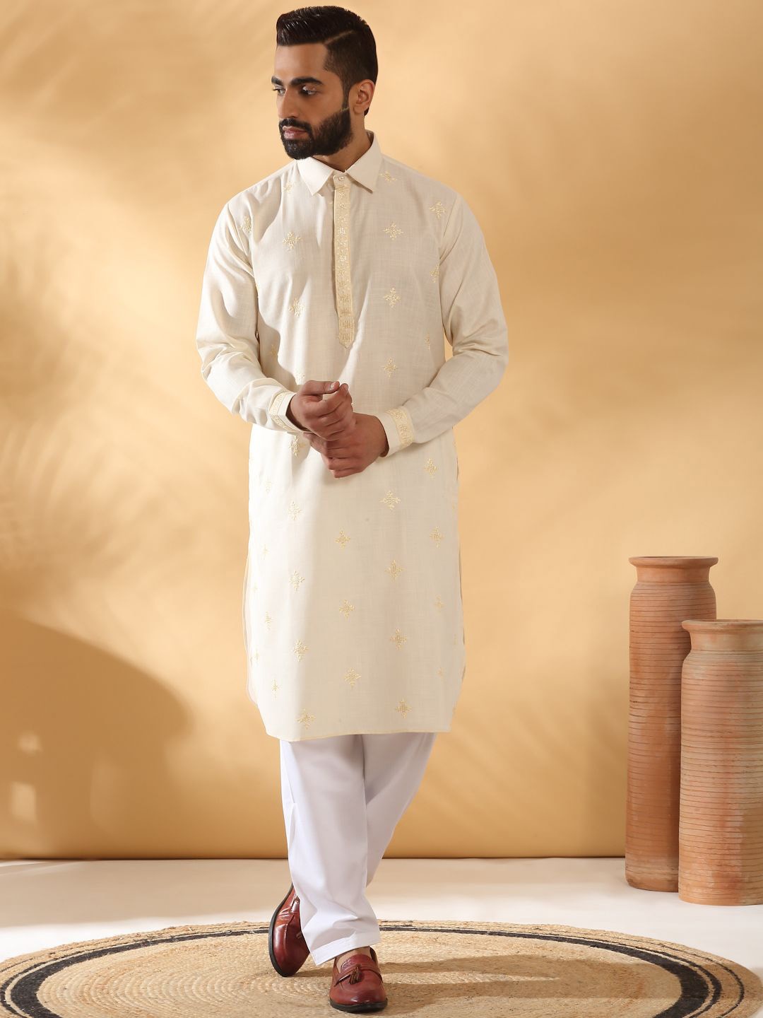 

KRAFT INDIA LUXE Men Ethnic Motifs Embroidered Regular Sequinned Kurta with Salwar, Cream