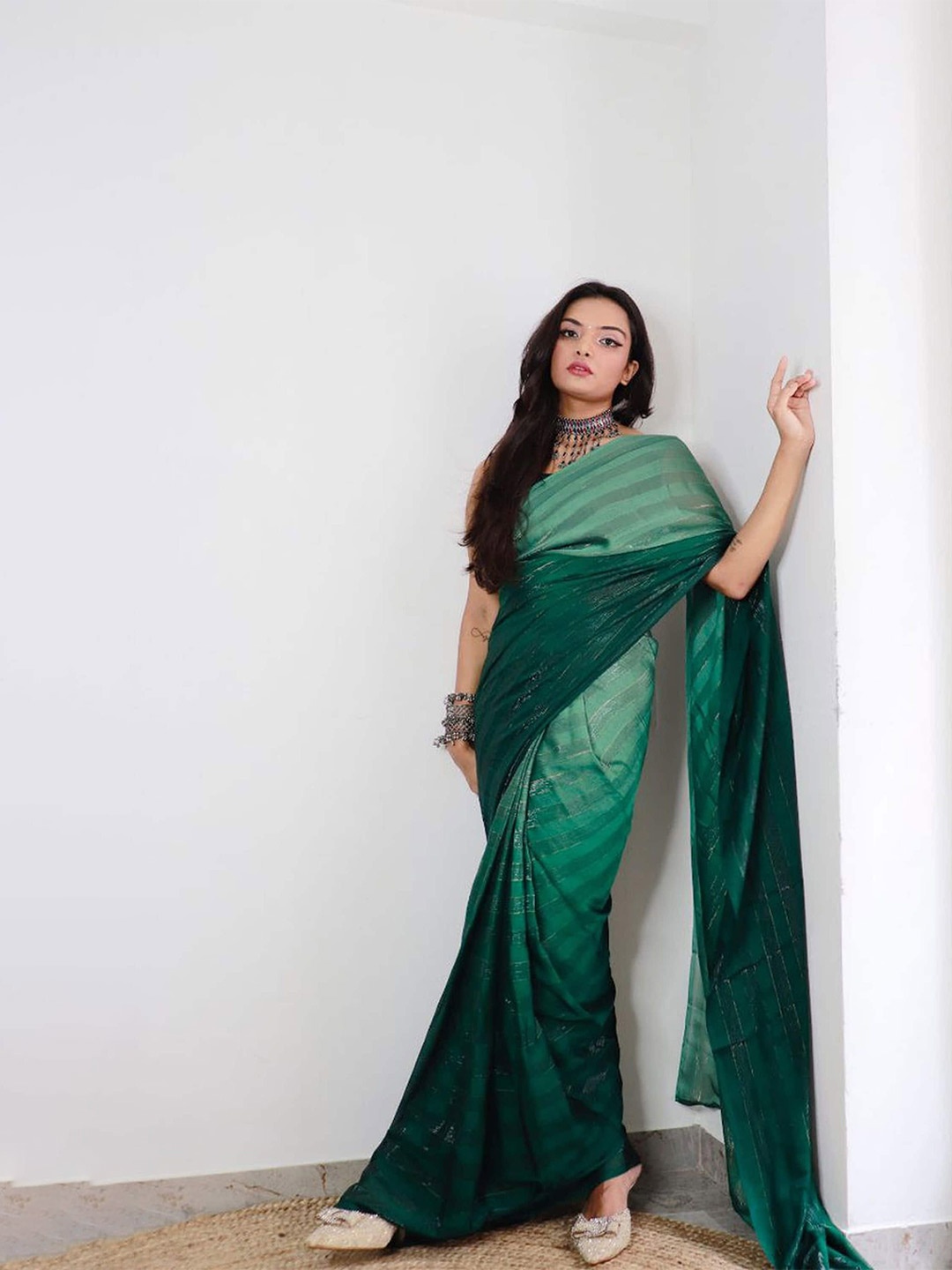 

HERE&NOW Striped Pure Chiffon Ready to Wear Jamdani Saree, Green