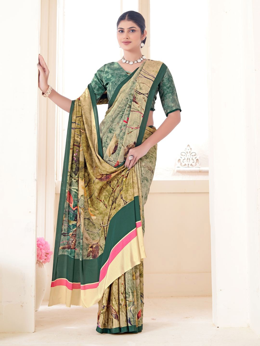 

Suha Floral Poly Crepe Saree, Gold