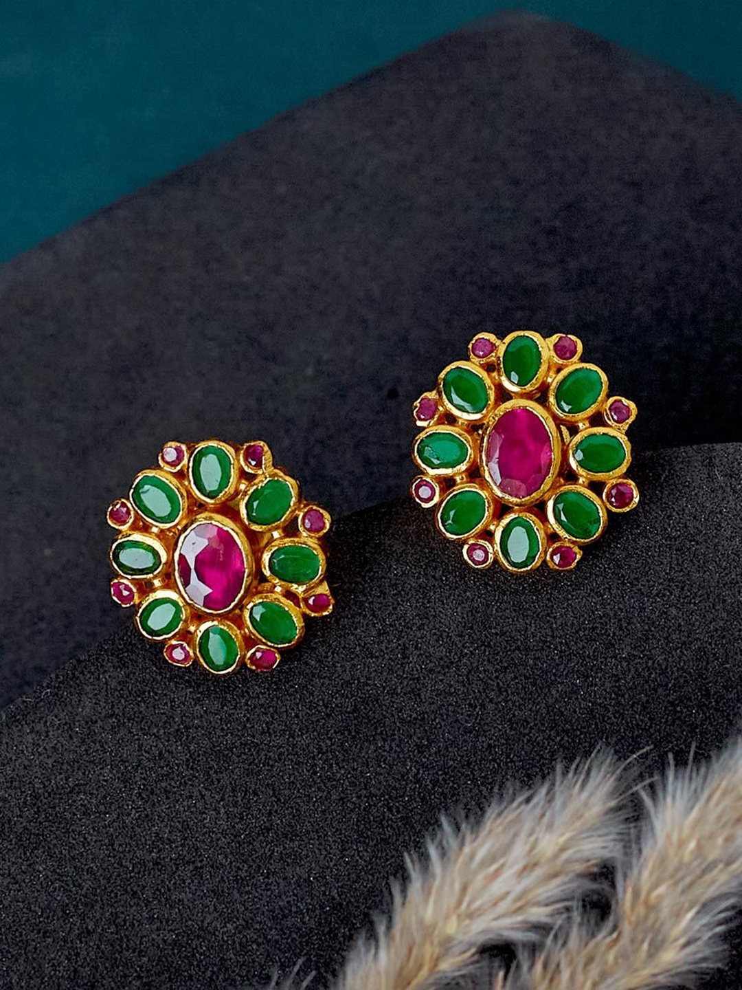 

Fabindia Contemporary Studs Earrings, Gold