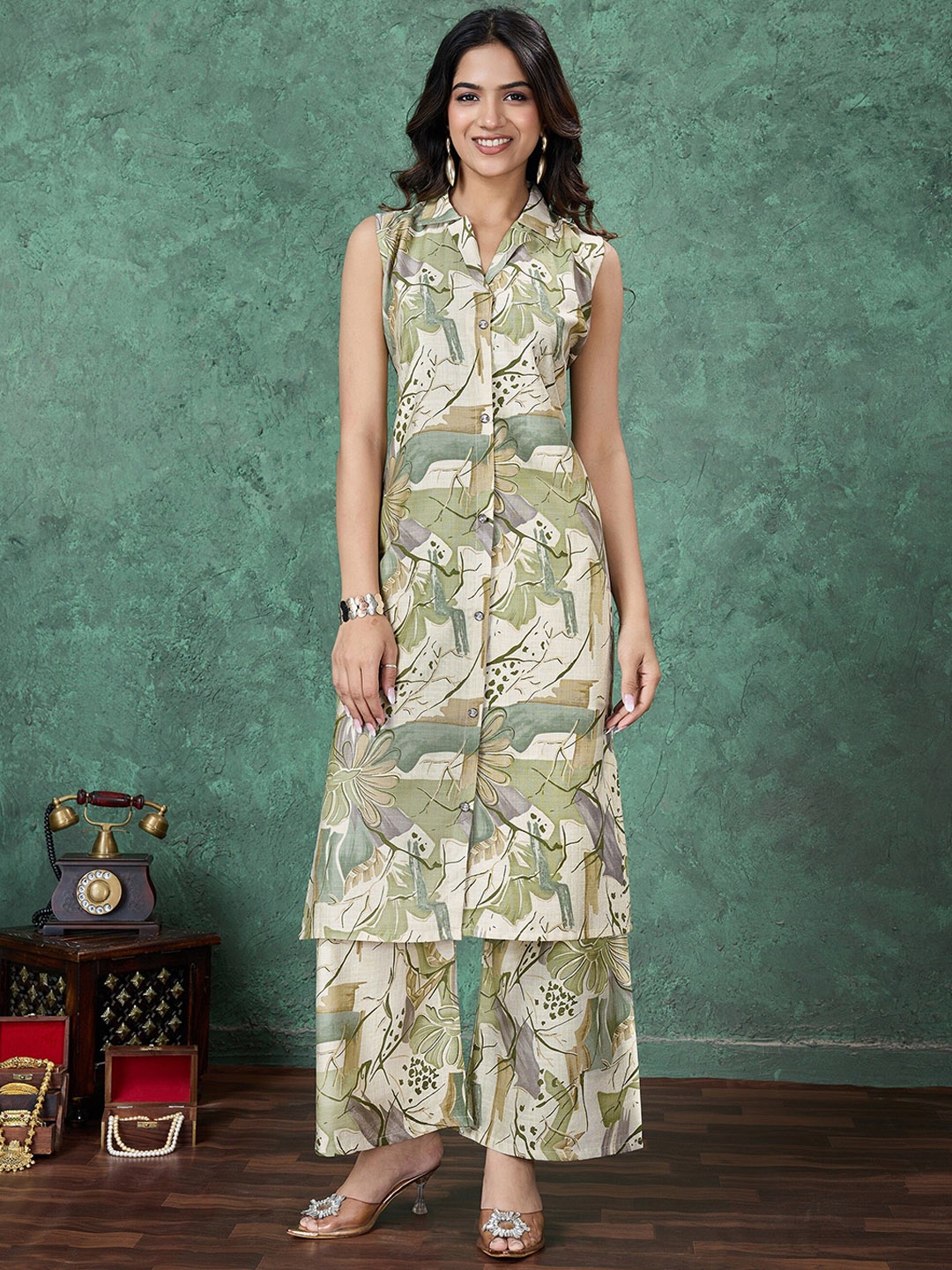 

MOJILAA Women Printed Regular Kurta with Palazzos, Green