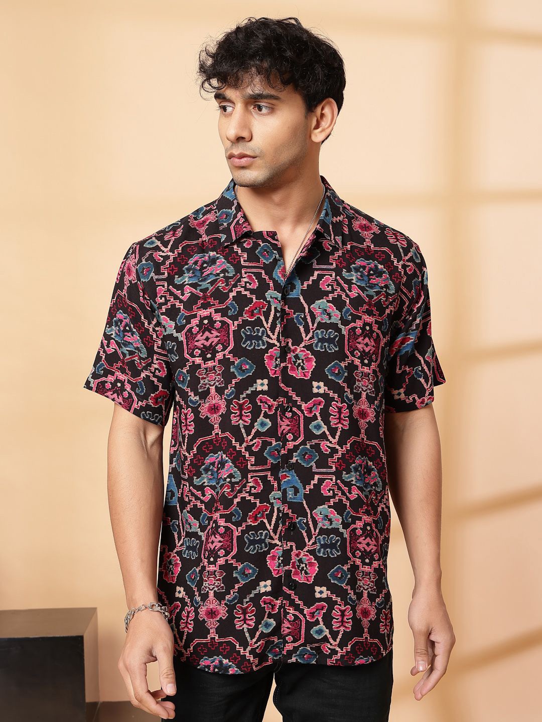 

Rigo Men Floral Opaque Printed Casual Shirt, Black