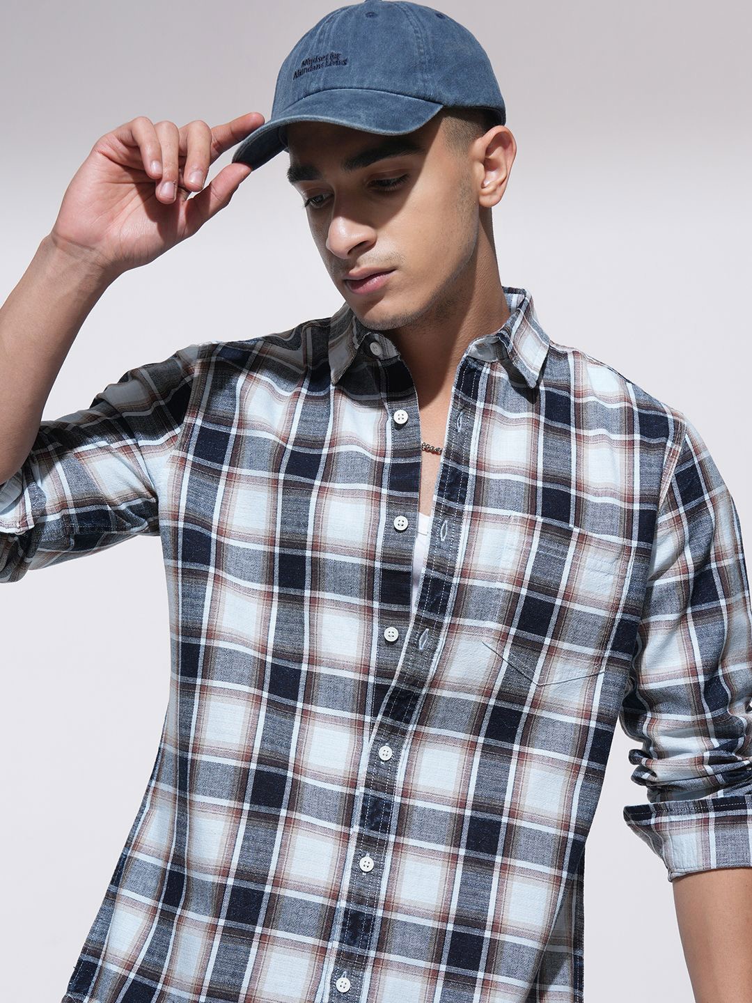 

HIGHLANDER Men Comfort Slim Fit Opaque Checked Casual Shirt, Brown