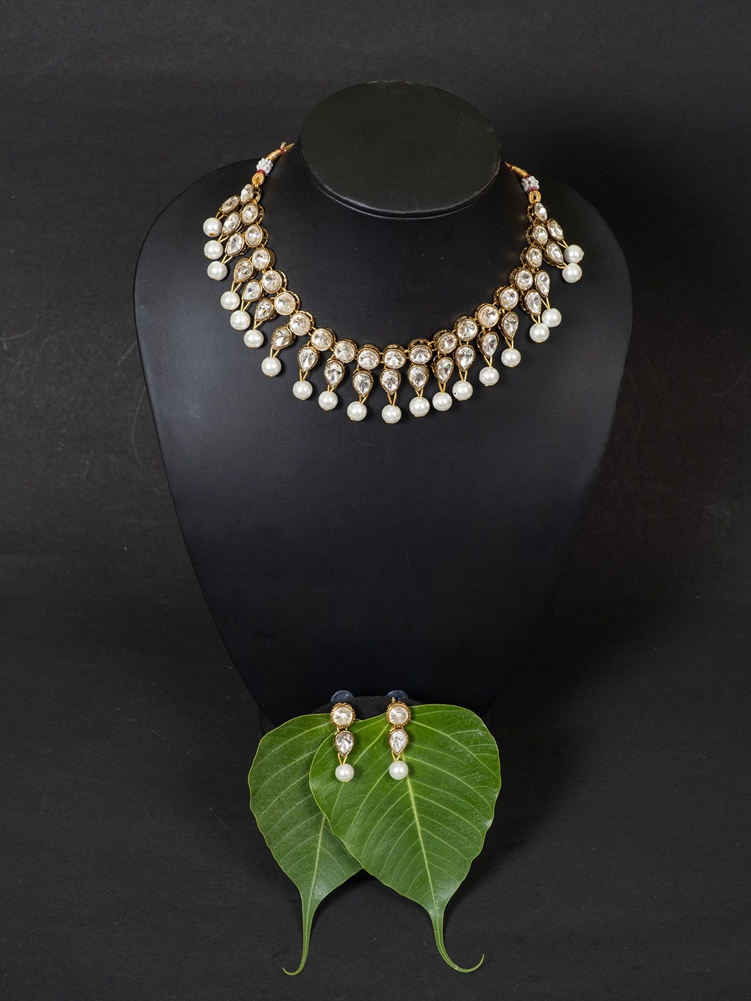 

VIPY HANGER Stone-Studded & Beaded Jewellery Set, Gold