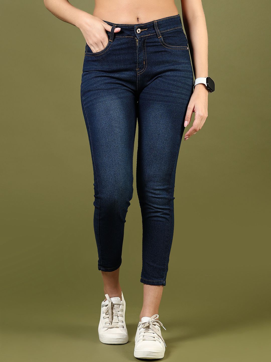 

V-Mart Women Light Fade Jeans, Blue