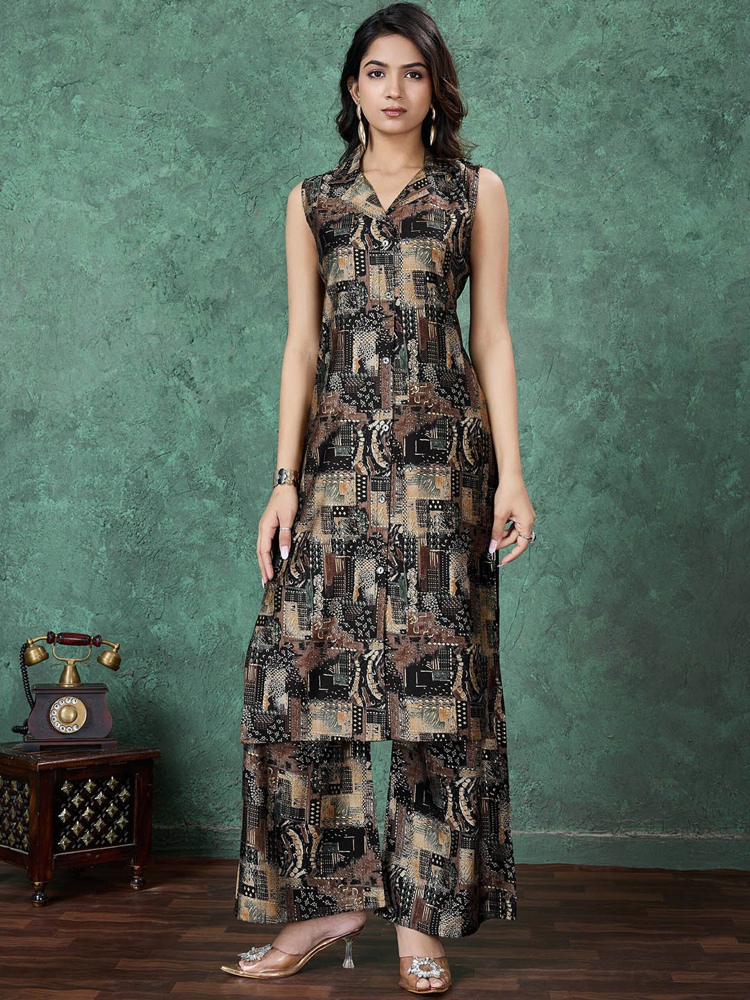 

MOJILAA Women Printed Regular Kurta with Palazzos, Black