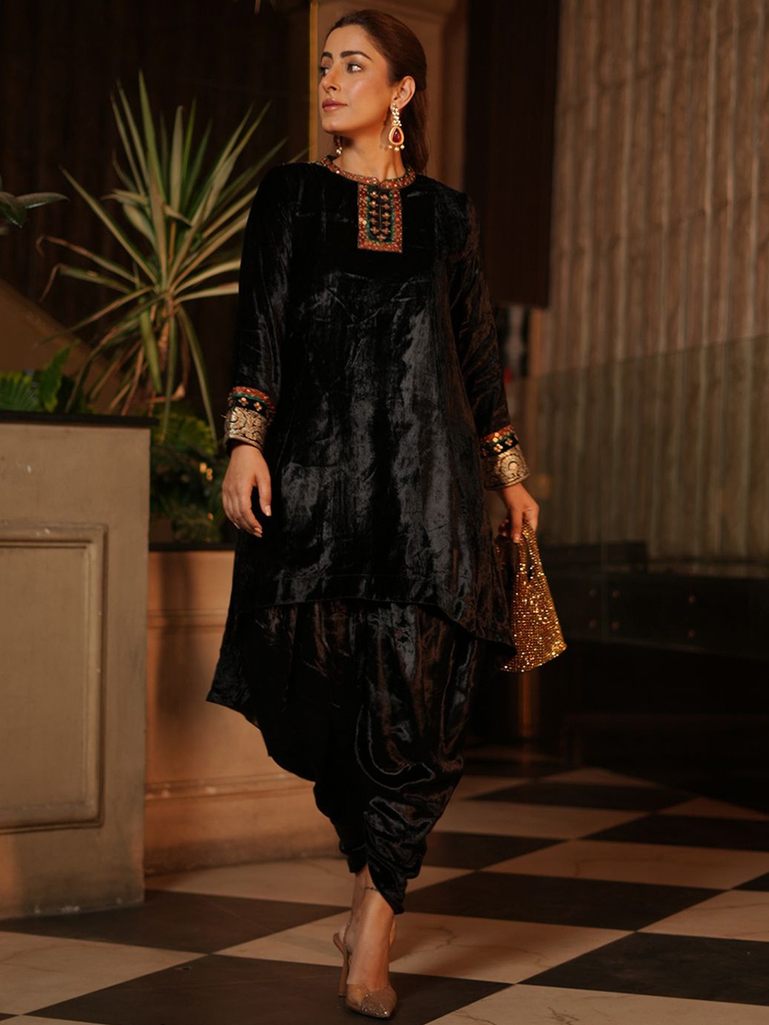 

SAUNDH Women Embroidered Regular Sequinned Velvet Kurta with Dhoti Pants, Black