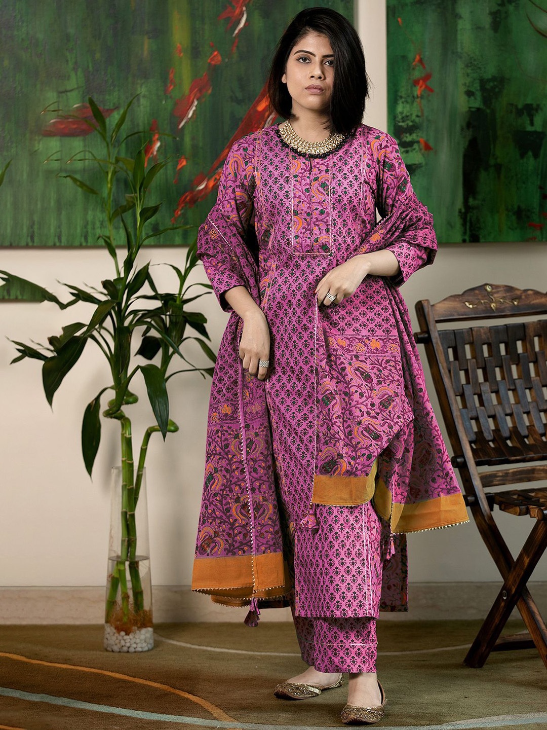 

GoSriKi Women Floral Printed Regular Kurta with Trousers & With Dupatta, Pink