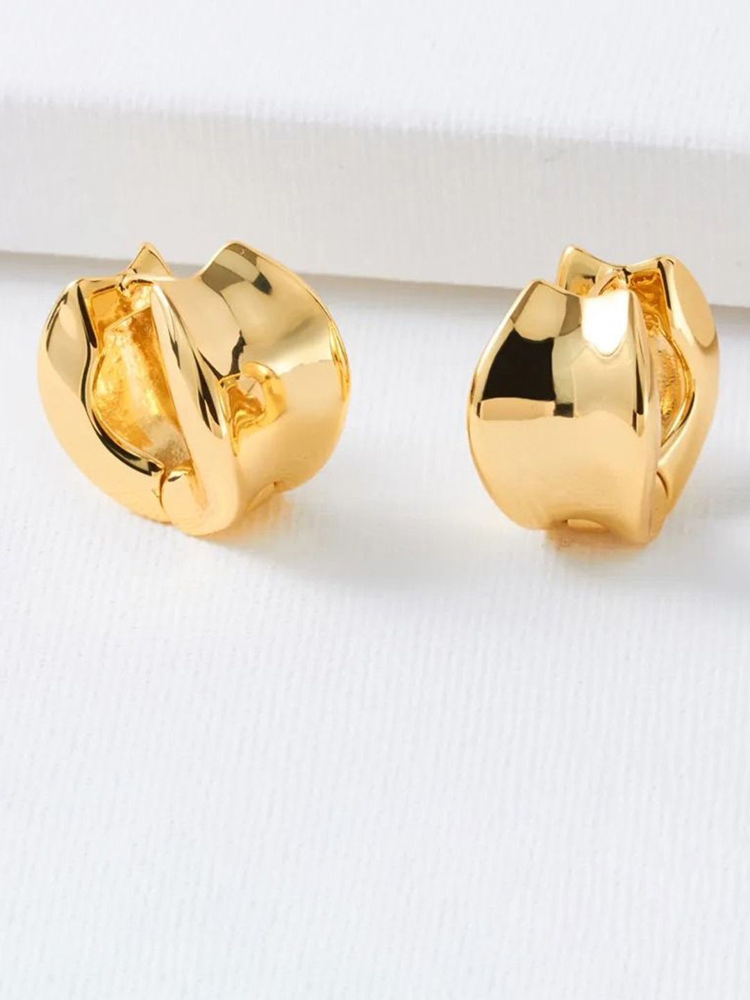 

DressBerry Circular Hoop Earrings, Gold