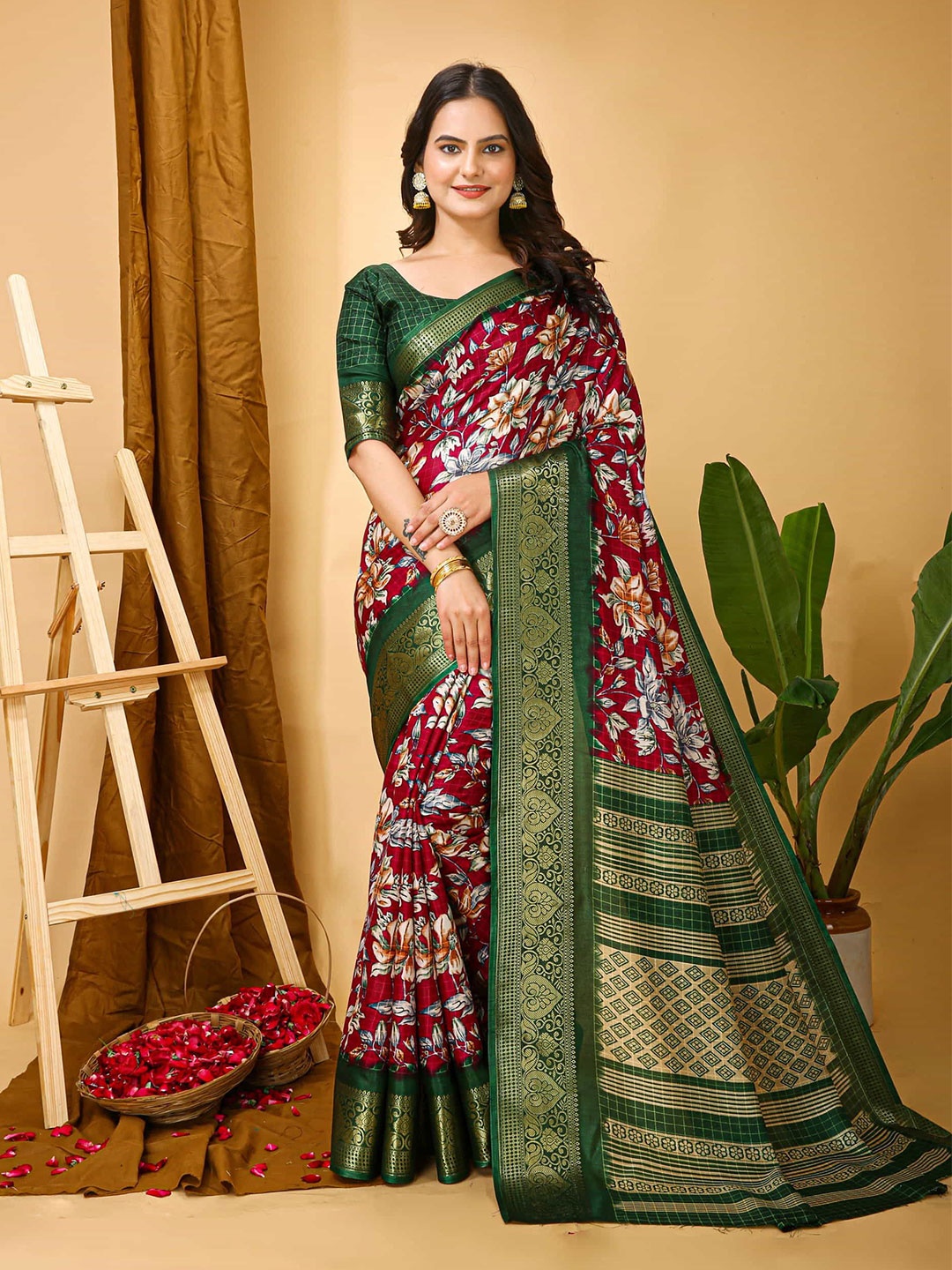 

Mitera Floral Zari Art Silk Banarasi Saree, Red