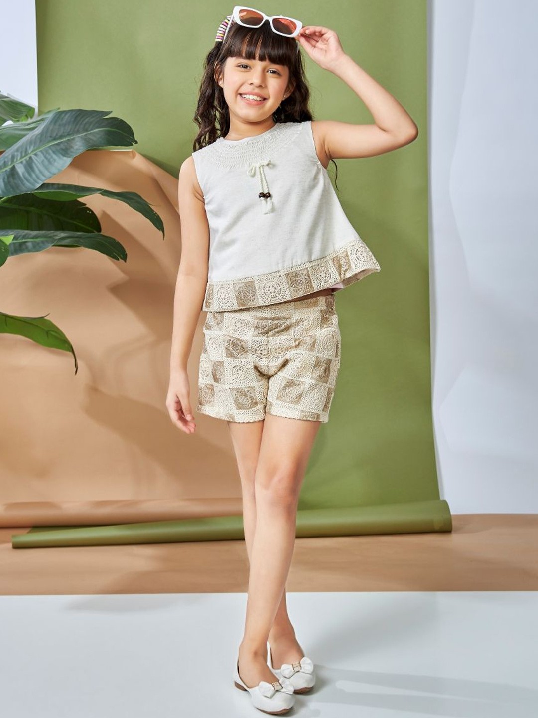 

Peppermint Girls Top with Shorts, Beige