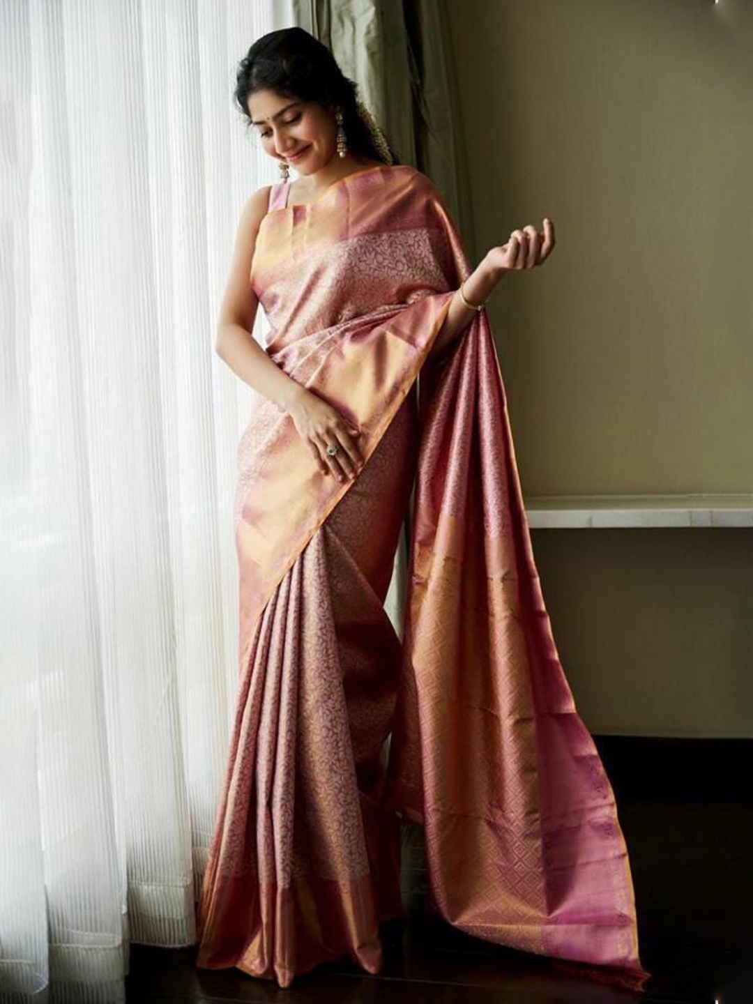 

VILLE FASHION Woven Design Zari Art Silk Kanjeevaram Saree, Purple