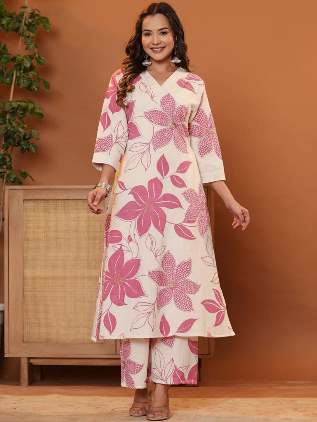 

Indo Era Women Floral Printed Regular Pure Cotton Kurta with Palazzos, White