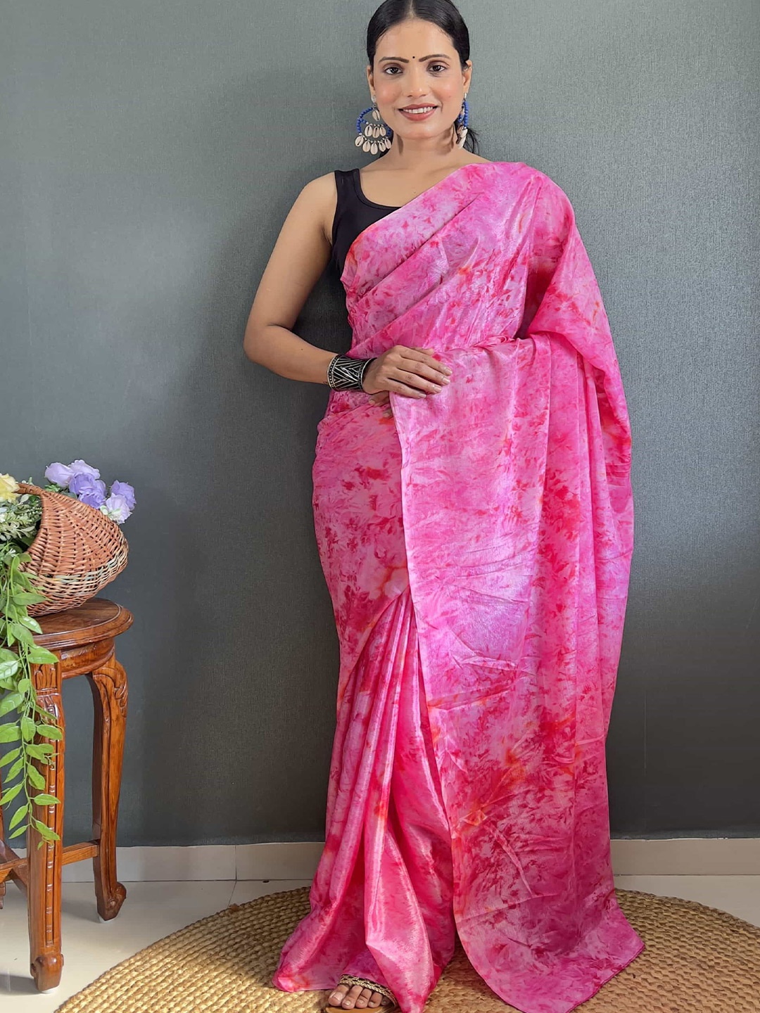 

HERE&NOW Floral Pure Chiffon Ready to Wear Jamdani Saree, Pink