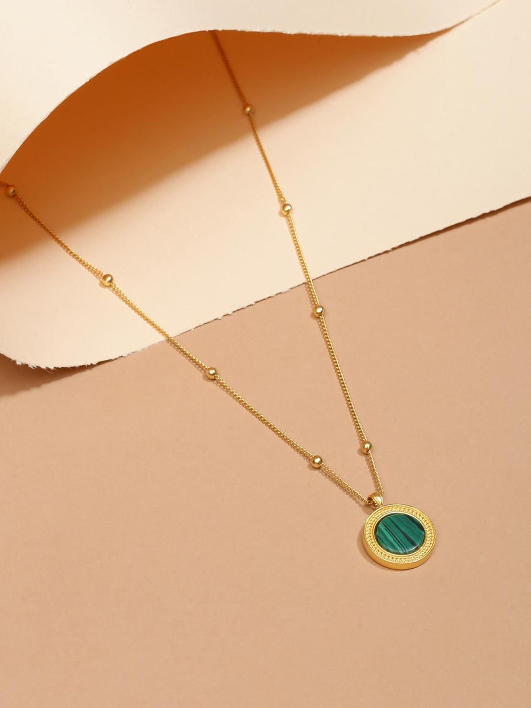 

Fabindia Circular Metal Pendants With Chain, Gold