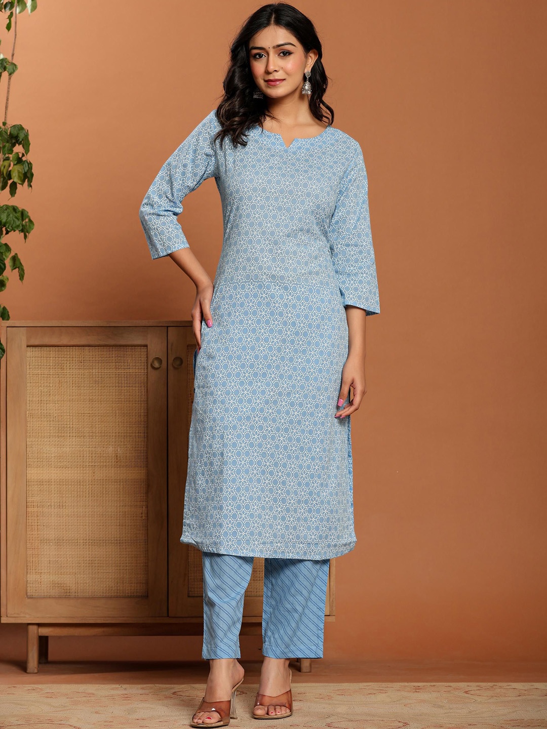 

Rouhab Women Floral Printed Regular Pure Cotton Kurta with Trousers & With Dupatta, Blue
