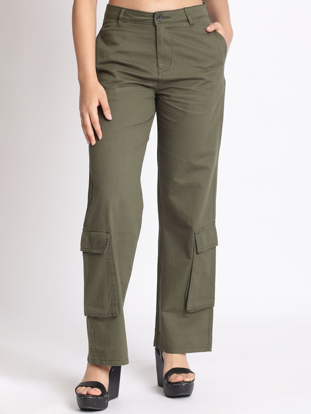 

The Roadster Lifestyle Co Cotton Straight-Fit Mid-Rise Cargo Trousers, Olive