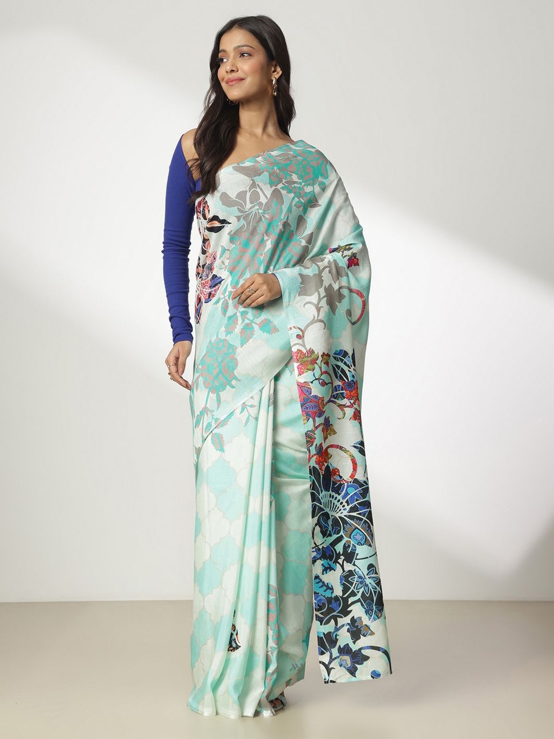 

navyasa by liva Floral Liva Saree, Blue